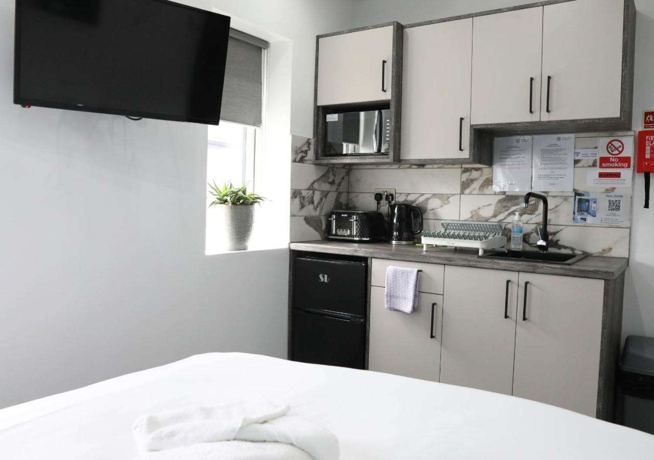 Cb Stays - Private Rooms With Ensuite And Kitchenette In Peterborough Exterior foto