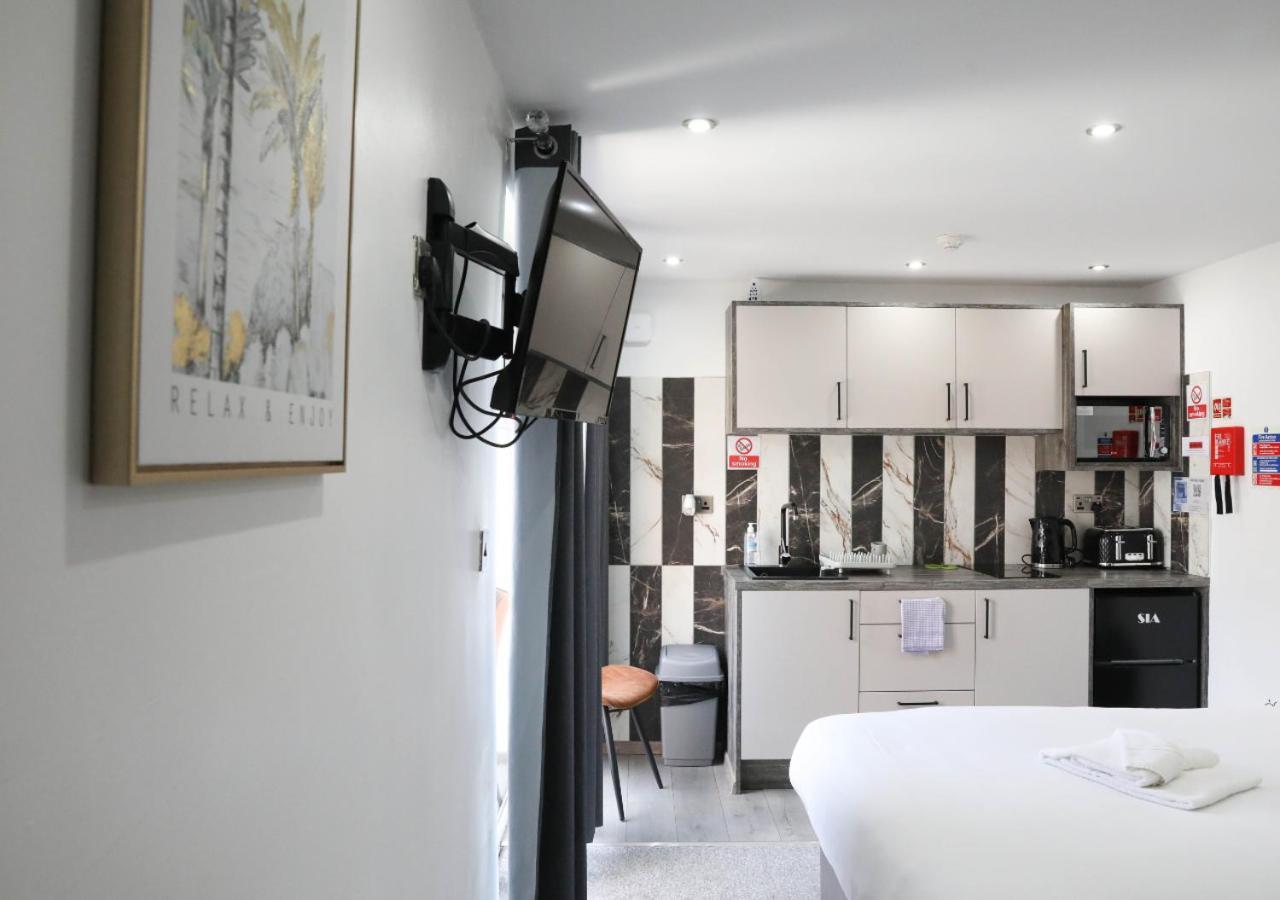 Cb Stays - Private Rooms With Ensuite And Kitchenette In Peterborough Exterior foto